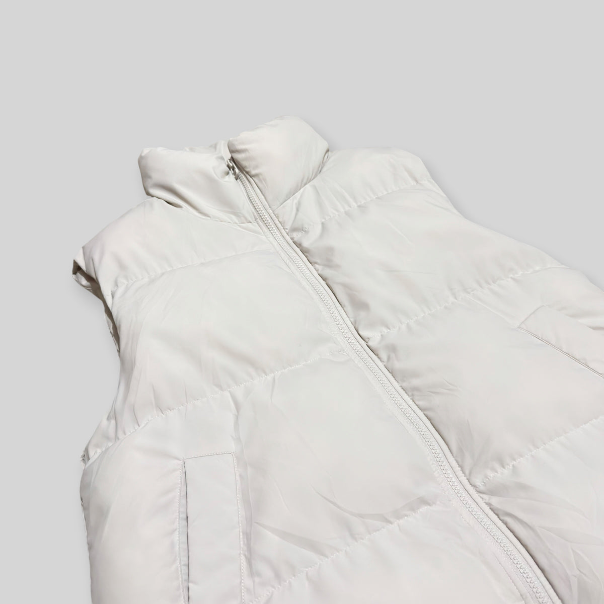GU by UNIQLO Unisex Stand Collar Heat Padded Vest (Water Repellent/Windproof Snow/Winter Puffer Vest) in White