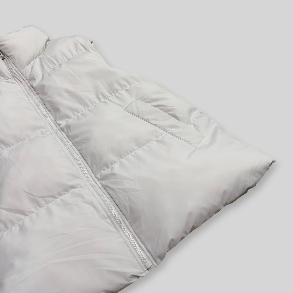 GU by UNIQLO Unisex Stand Collar Heat Padded Vest (Water Repellent/Windproof Snow/Winter Puffer Vest) in White