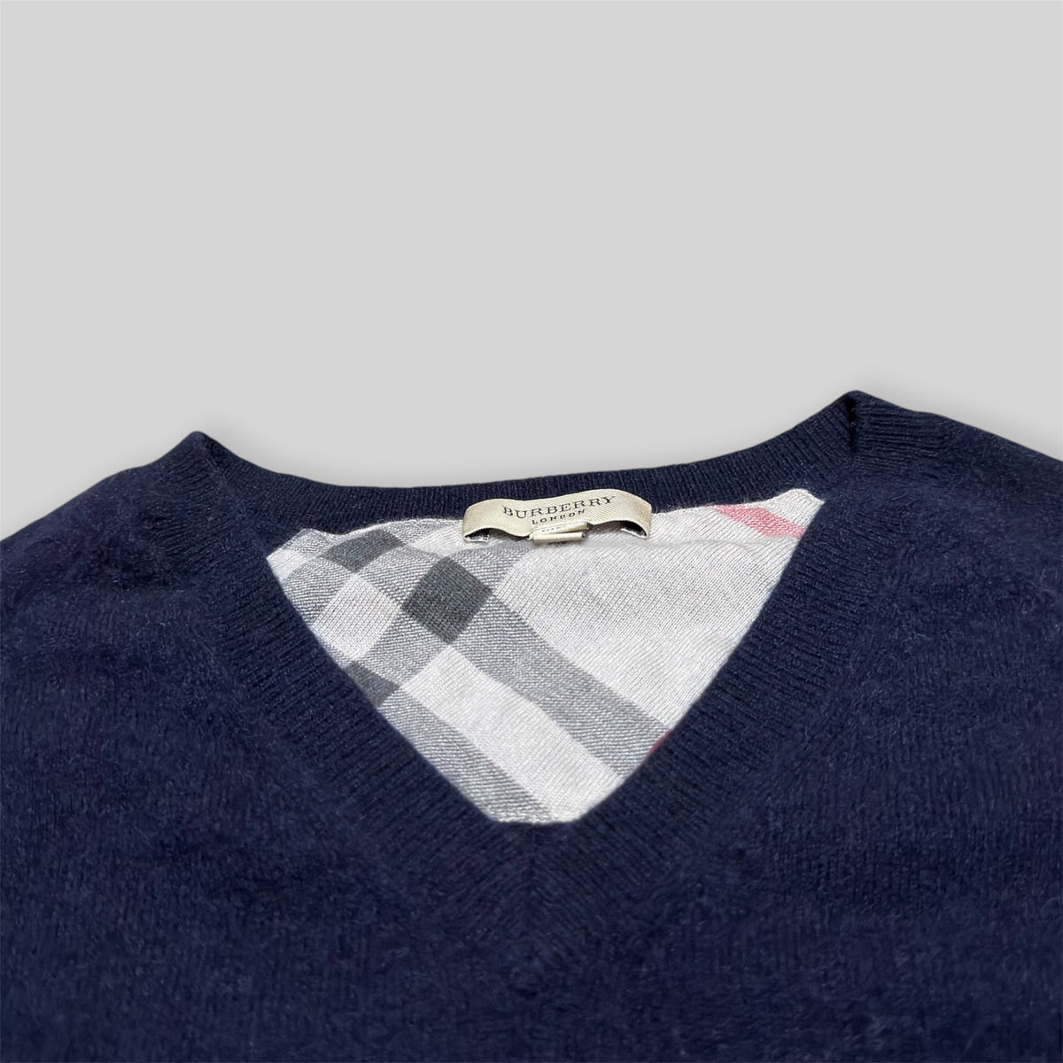 Vintage Burberry London Men's Cashmere V-Neck Long Sleeve Sweater/Sweatshirt in Navy