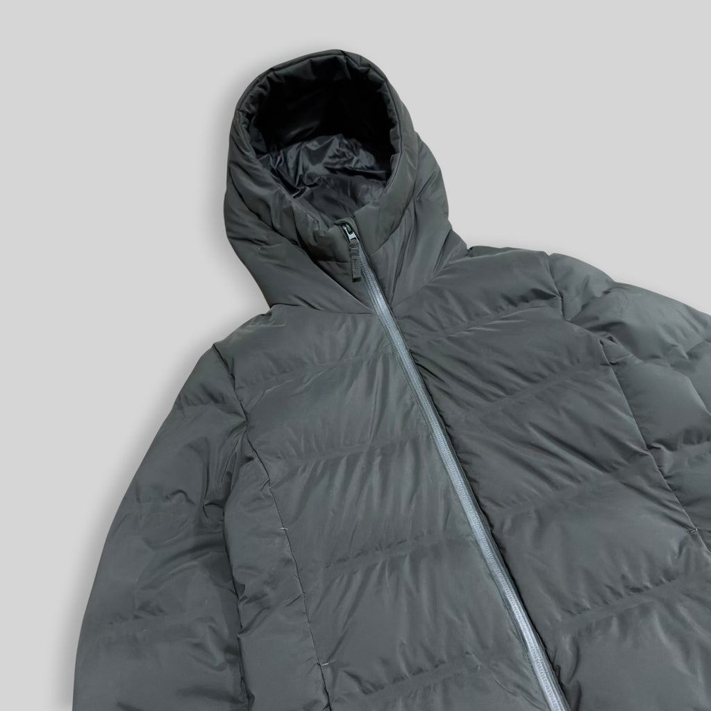 UNIQLO Women's Seamless Down Short Coat (Lightweight Nylon Water Repellent/Windproof Winter/Snow Puffer Jacket) in Dark Green
