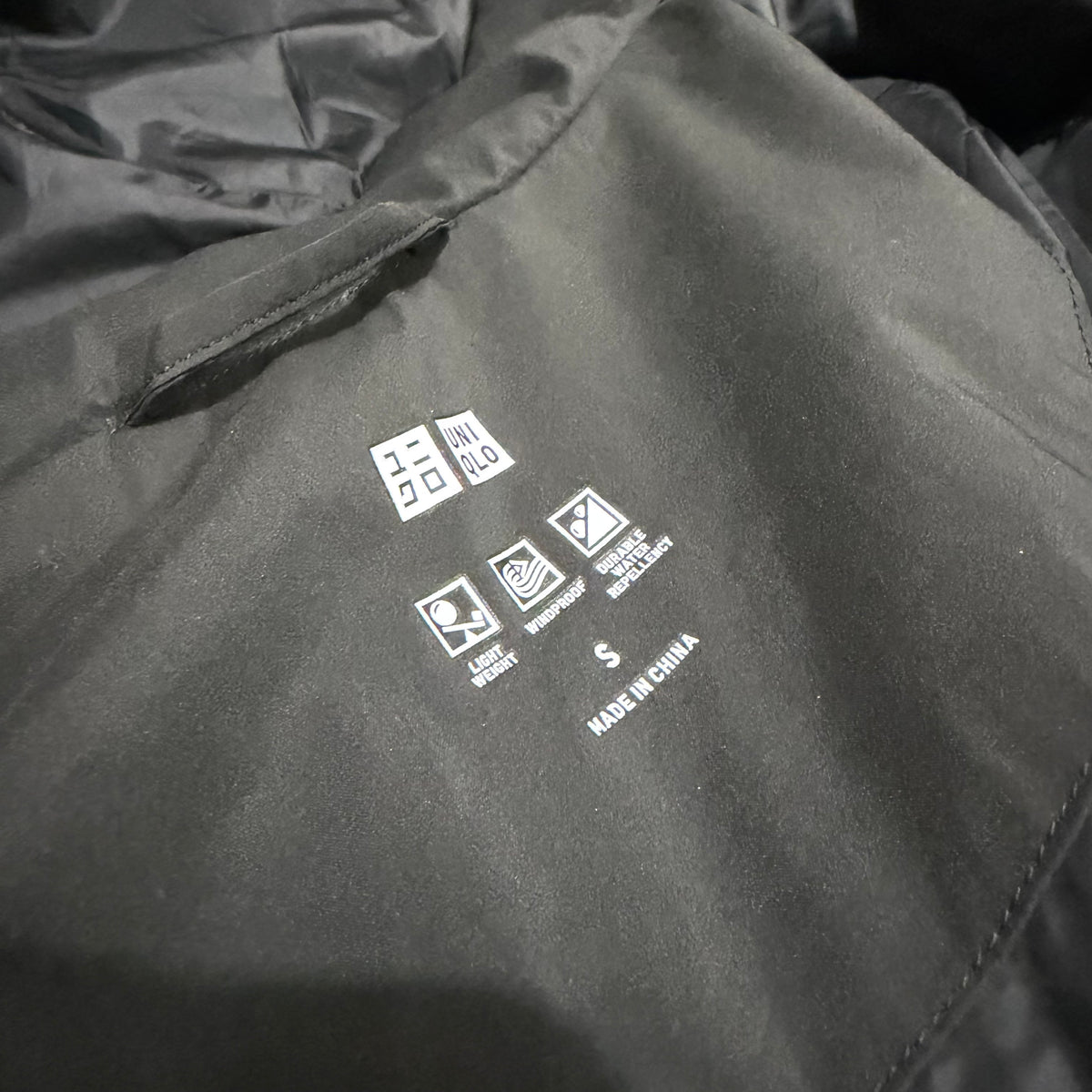 UNIQLO Women's Seamless Down Short Coat (Lightweight Nylon Water Repellent/Windproof Winter/Snow Puffer Jacket) in Dark Green