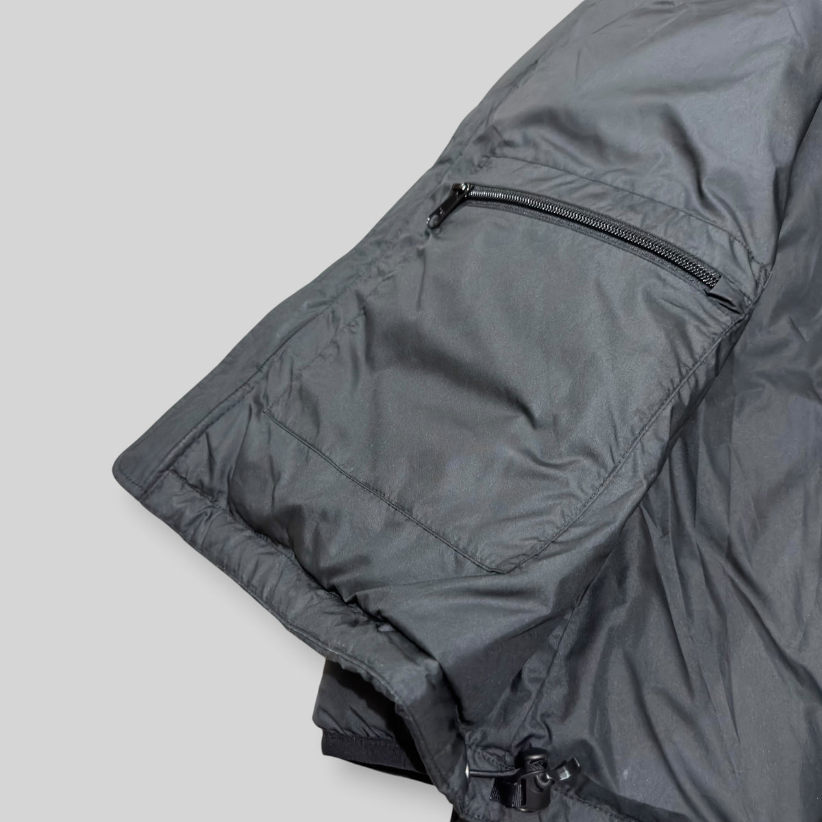 Helly Hansen Norway Women's 600+ Fill Power Goose Down Stand Collar Puffer Jacket (Lightweight Water Repellent/Windproof Winter/Snow Padded Jacket) in Black