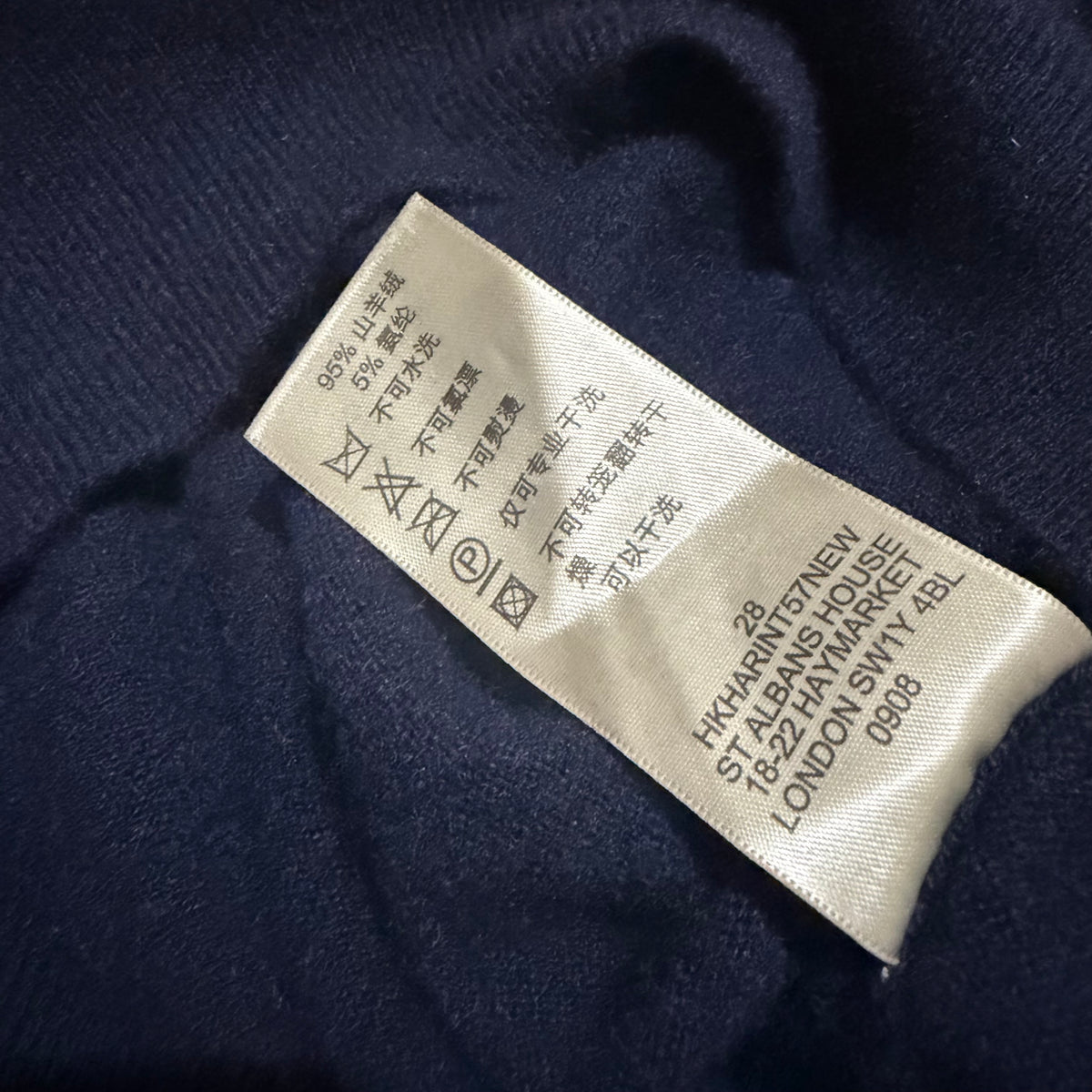 Vintage Burberry London Men's Cashmere V-Neck Long Sleeve Sweater/Sweatshirt in Navy
