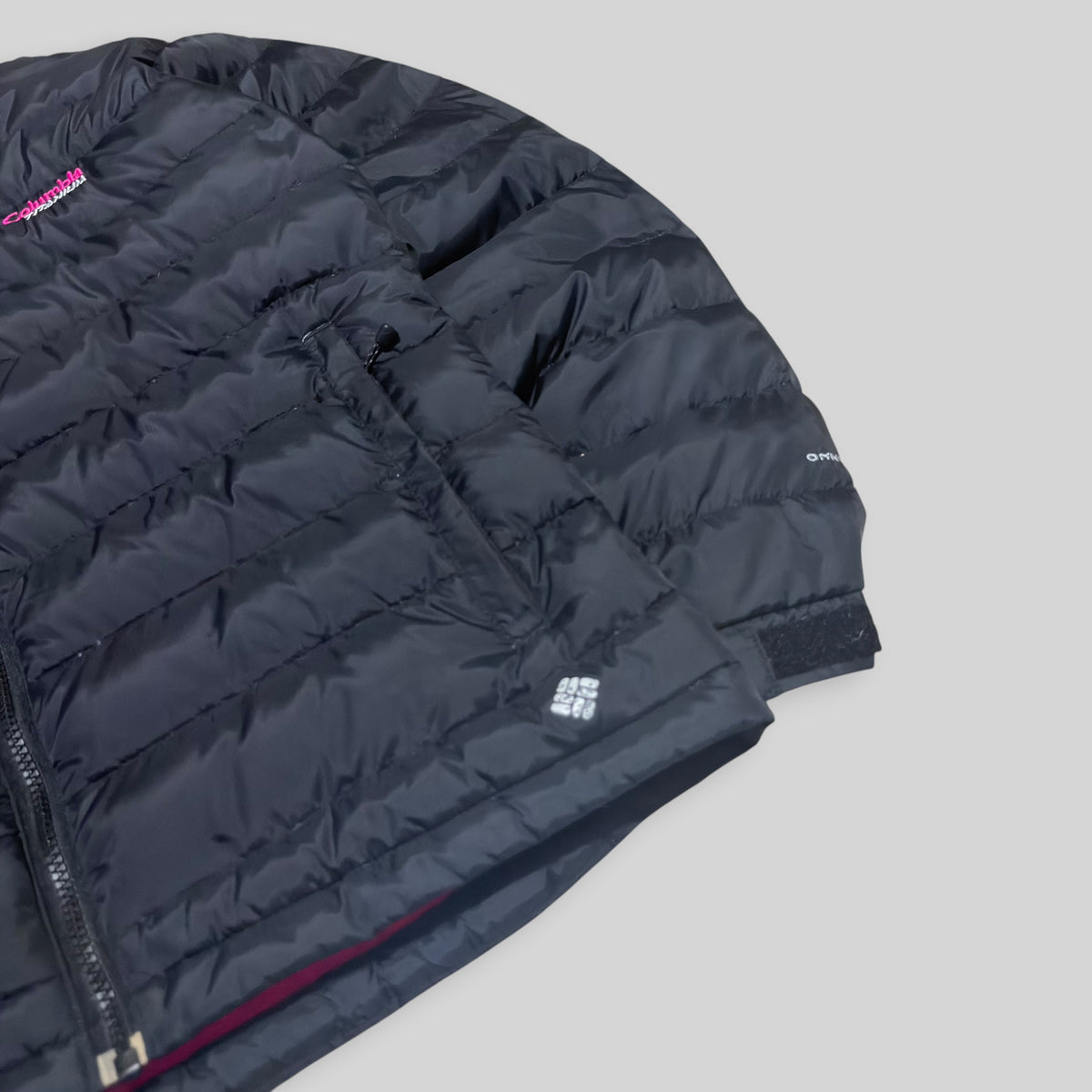 Columbia Women's 700-Fill Power Omni-Shield Stand Collar Goose Down Puffer Jacket (Lightweight Nylon Water Repellent/Windproof Winter/Snow Padded Jacket) in Black - Medium