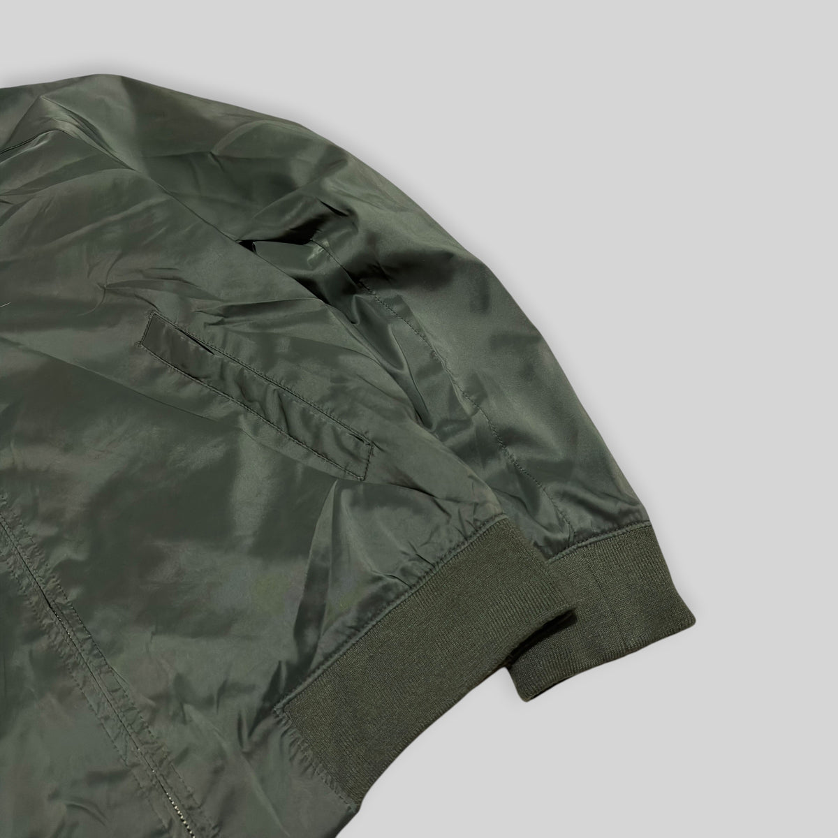 UNIQLO Men's Harrington Jacket (Swing Top Blouson) in Olive