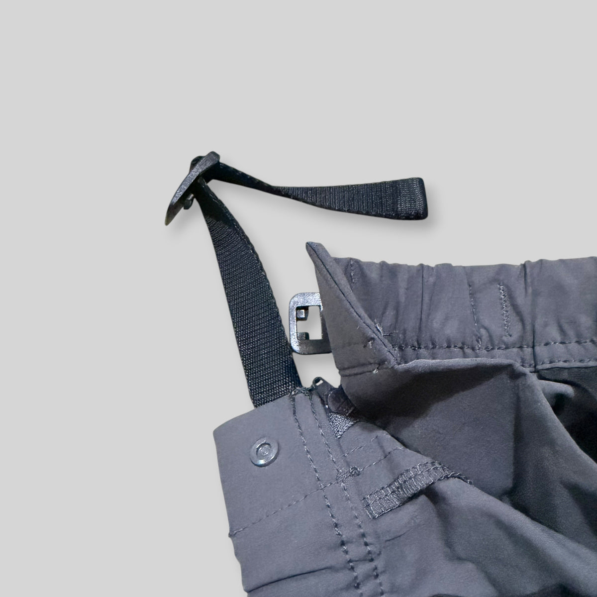 GU by UNIQLO Men's Convertible Belted Wide Fit/Baggy Cargo Pants (Ripstop Fabric) in Gray