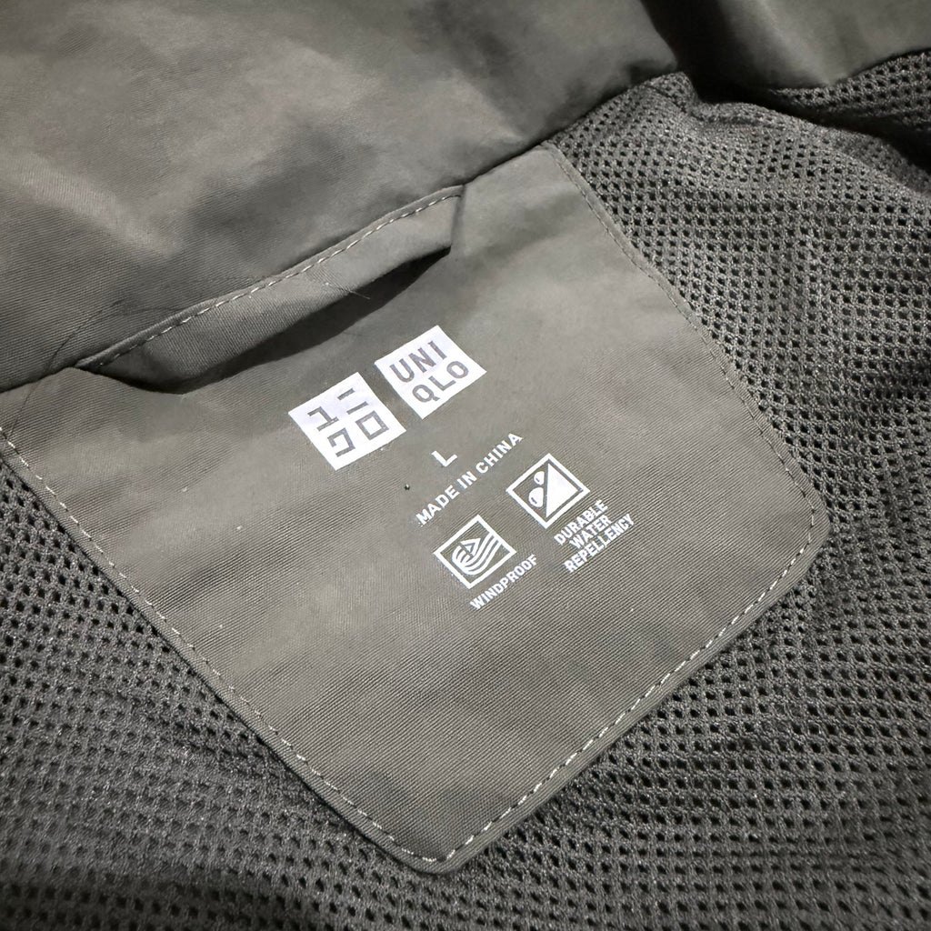 UNIQLO Men's Windproof Stand Collar Blouson (Lightweight Nylon Water Repellent Windbreaker Jacket) in Olive