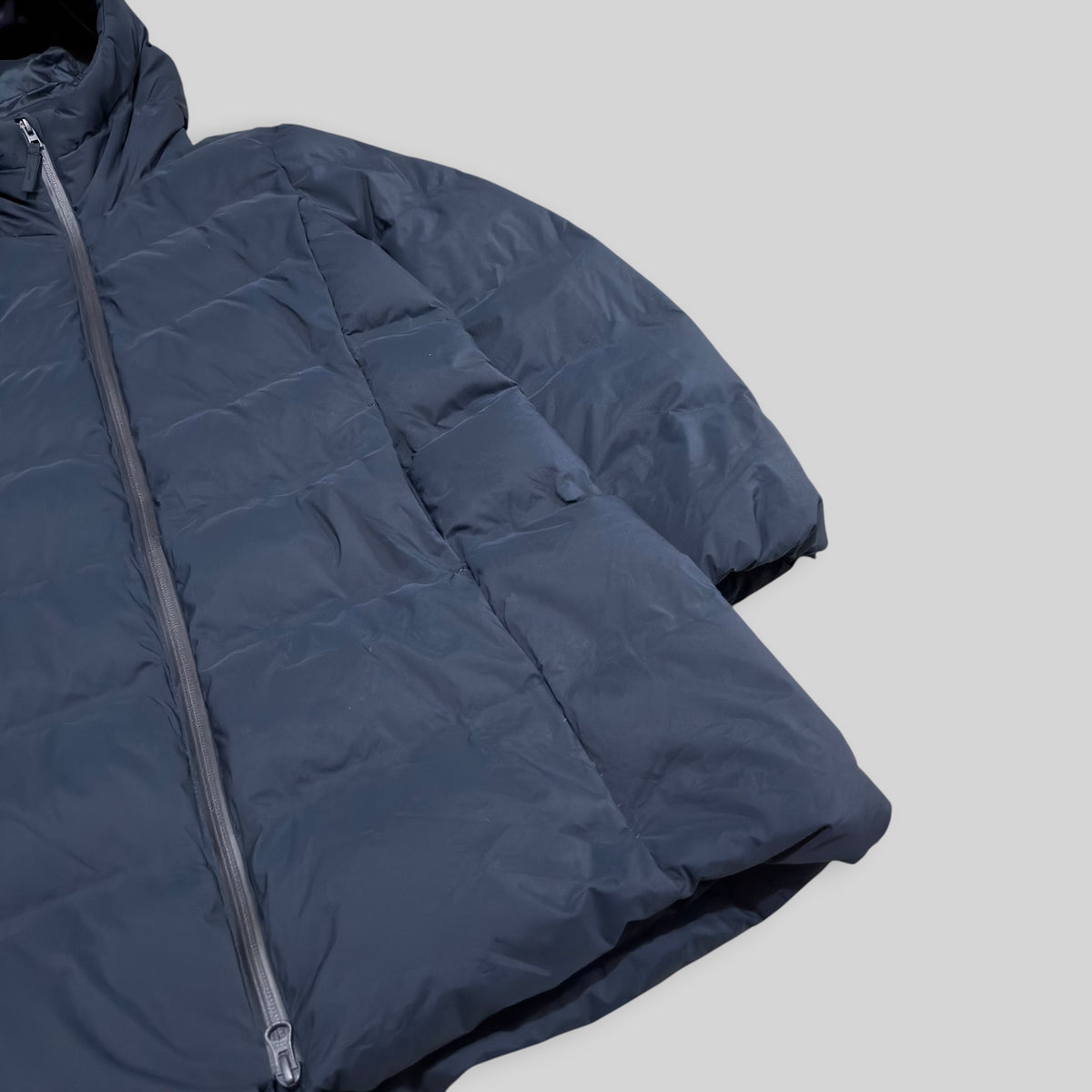 UNIQLO Women's Seamless Down Short Coat  in Navy - Medium