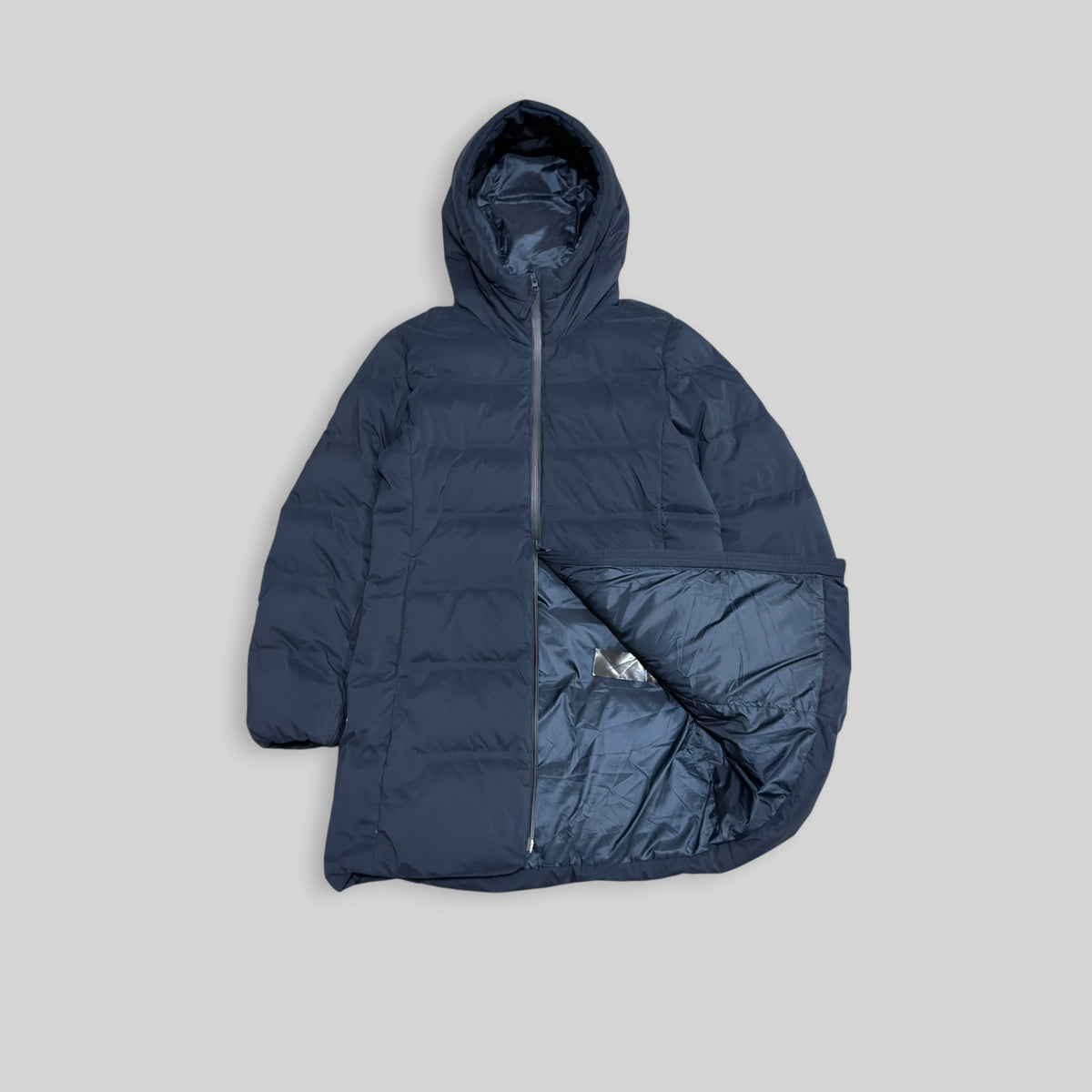 UNIQLO Women's Seamless Down Short Coat  in Navy - Medium