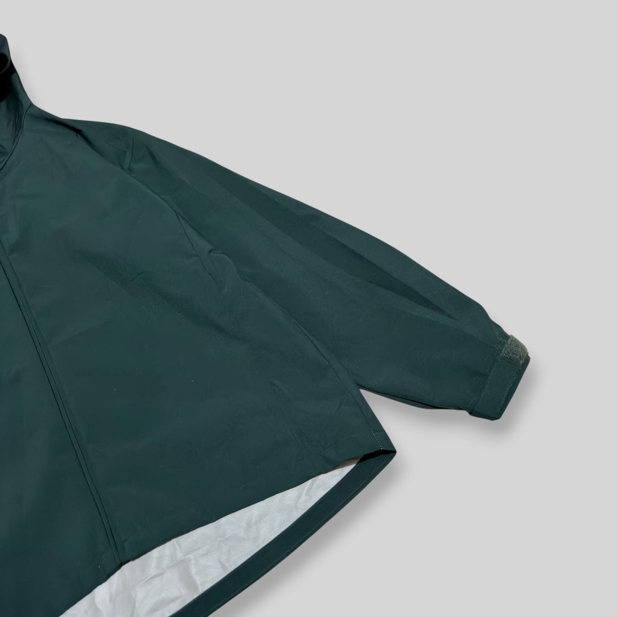 MUJI Japan Men's Lightweight Water Repellent Outdoor Hooded Jacket (Blocktech Parka Alternative - Hiking/Utility Windbreaker Jacket) in Dark Green