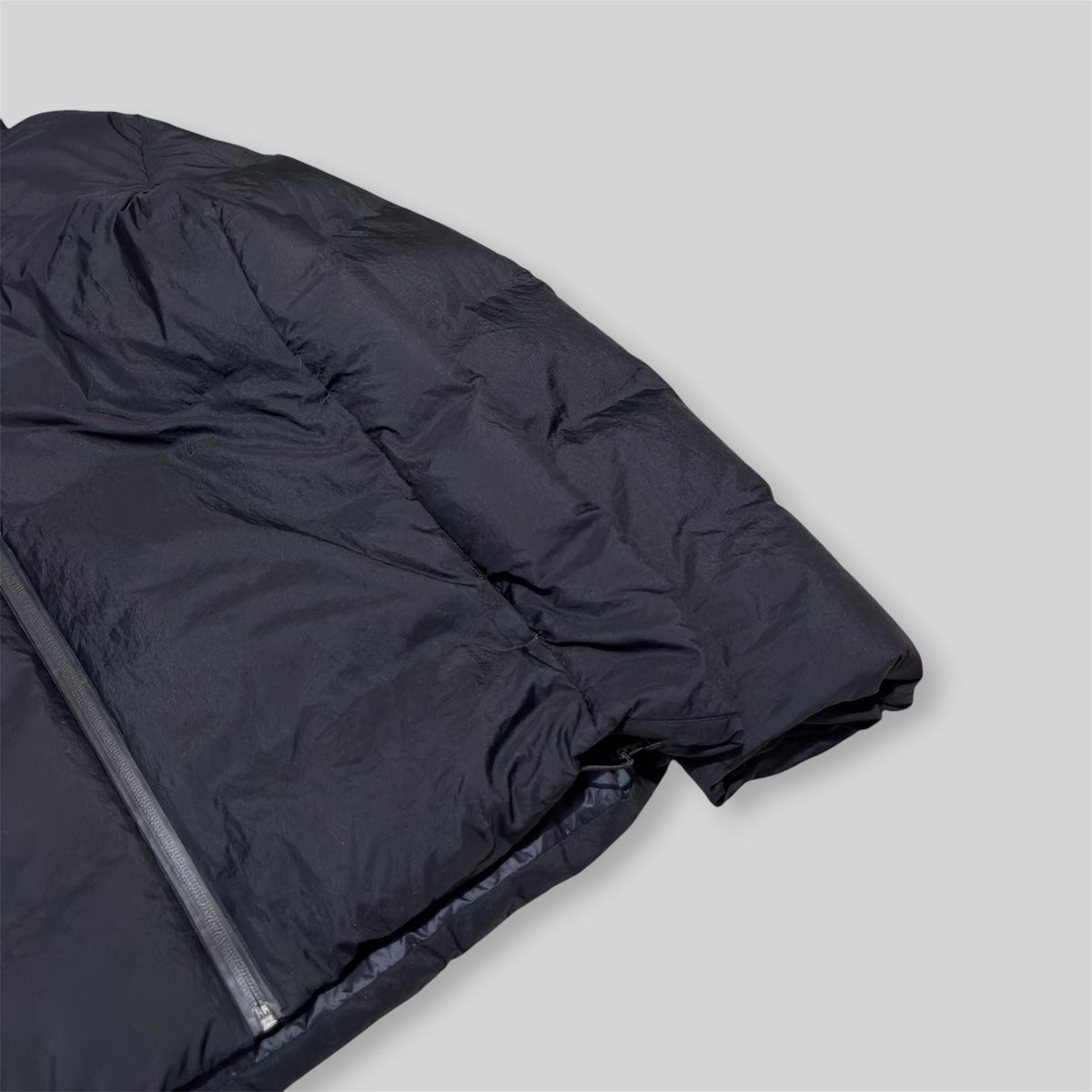 UNIQLO Men's Seamless Down Parka (Lightweight Nylon Water Repellent/Windproof Winter/Snow Puffer Jacket) in Black