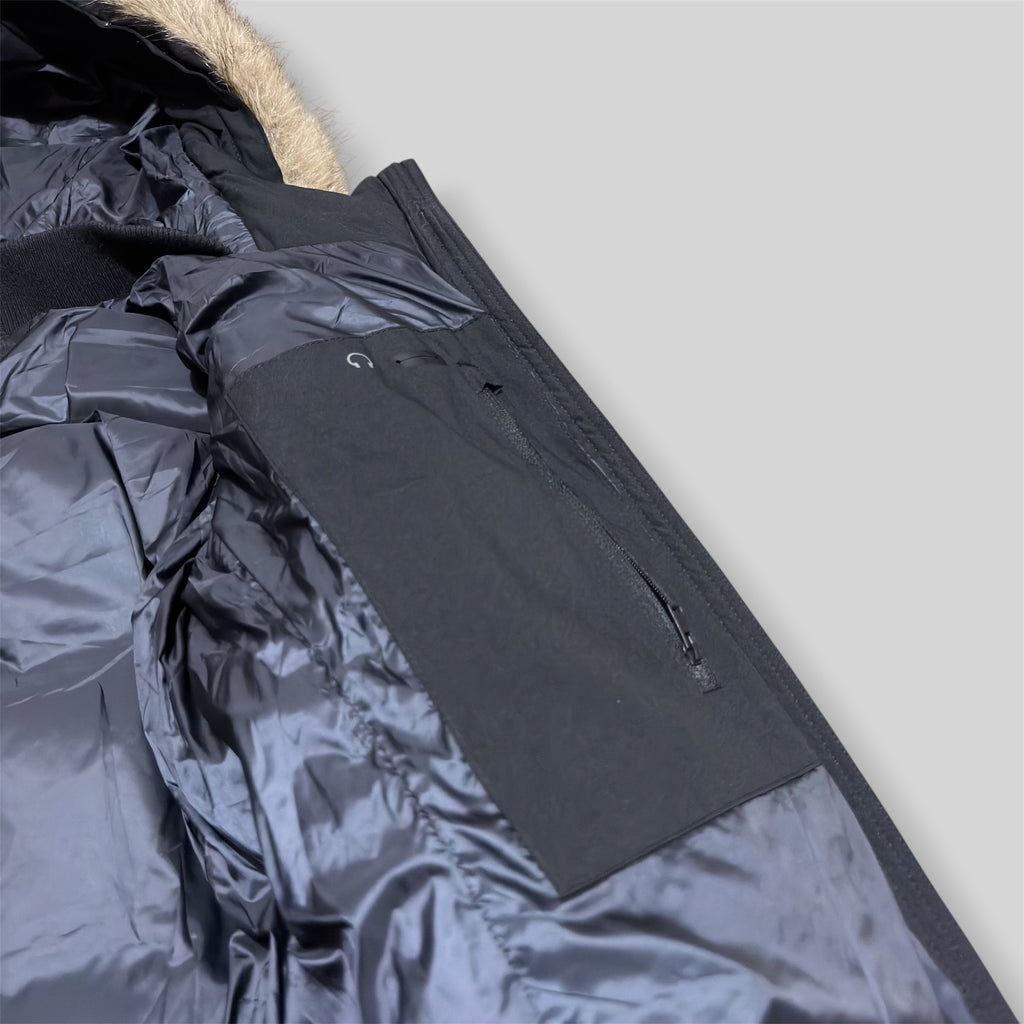 UNIQLO Women's Seamless Down Detachable Fur Hooded Parka (Lightweight Nylon Water Repellent/Windproof Winter/Snow Puffer Jacket) in Black