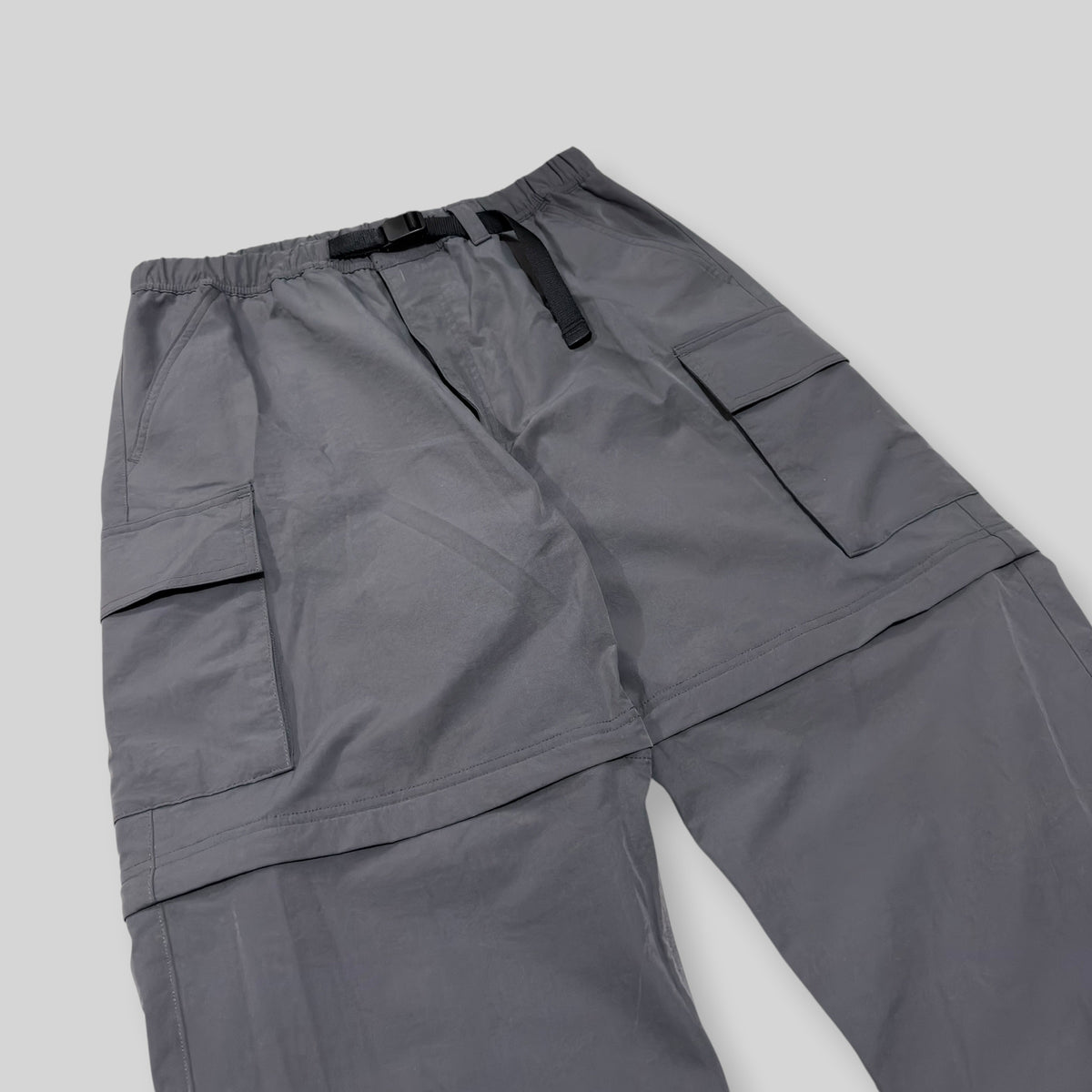 GU by UNIQLO Men's Convertible Belted Wide Fit/Baggy Cargo Pants (Ripstop Fabric) in Gray