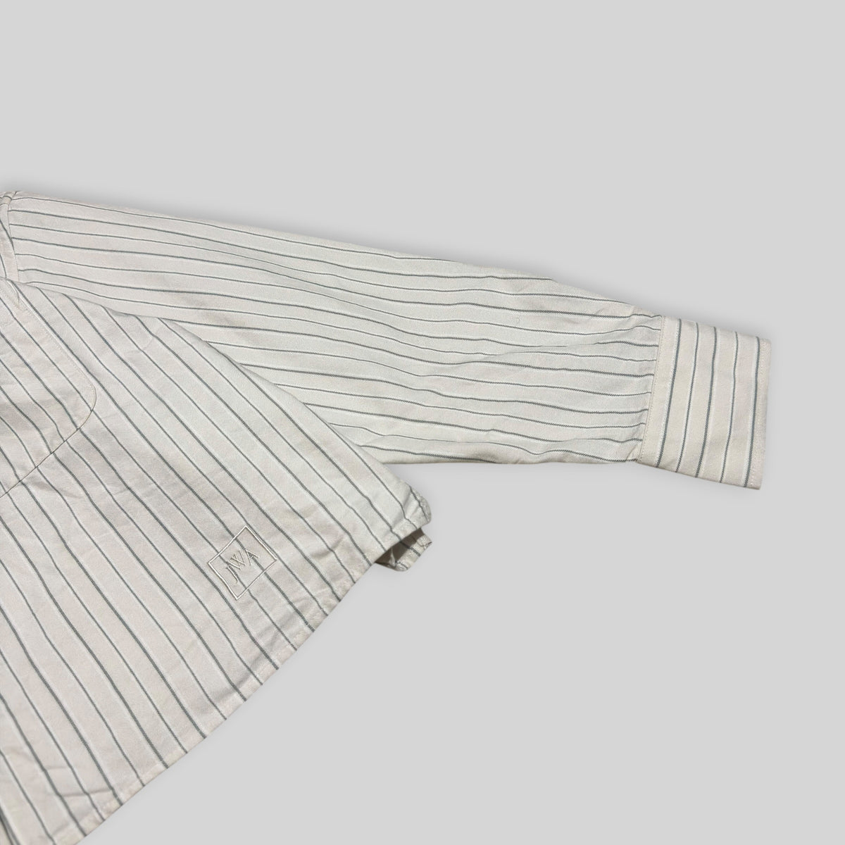 UNIQLO x JW Anderson Unisex Oxford Boxy/Cropped Short Long Sleeve Shirt in Beige