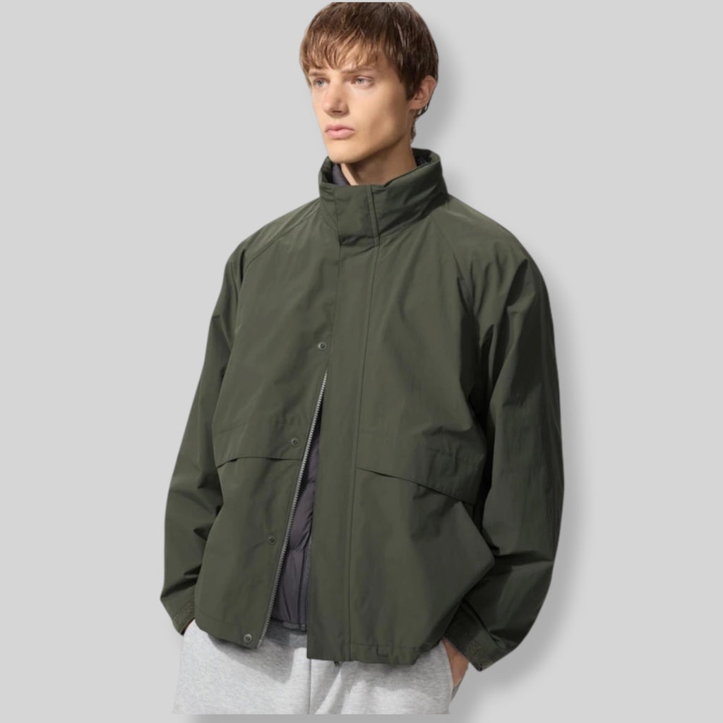 UNIQLO Men's Windproof Stand Collar Blouson (Lightweight Nylon Water Repellent Windbreaker Jacket) in Olive