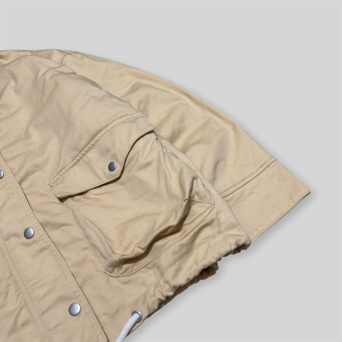H&M Men's Oversized Utility Workwear Zip Up Cotton Twill Padded Blouson (Collared Zip Up Jacket) in Beige